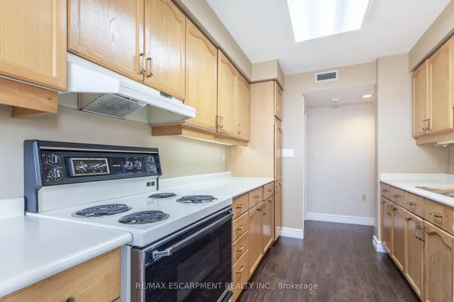 Additional image 8 of 2199 Sixth Line Unit 314