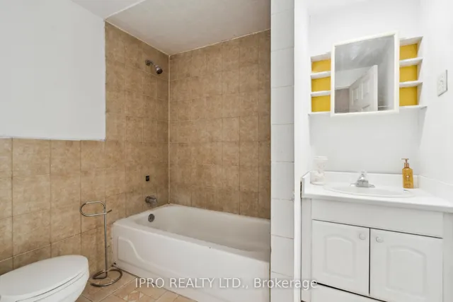 Additional image 37 of 15 Fallen Oak Crt