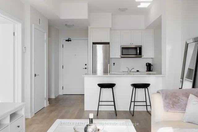 Additional image 6 of 600 North Service Rd Unit 619