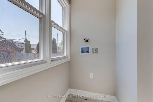 Additional image 18 of 176 Garside Ave