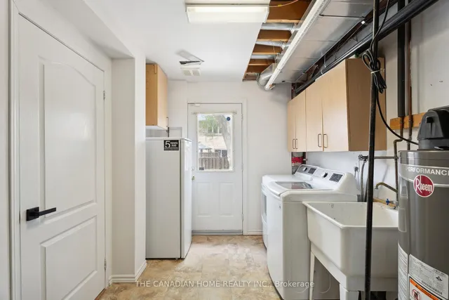 Additional image 38 of 1193 CHAPMAN Cres