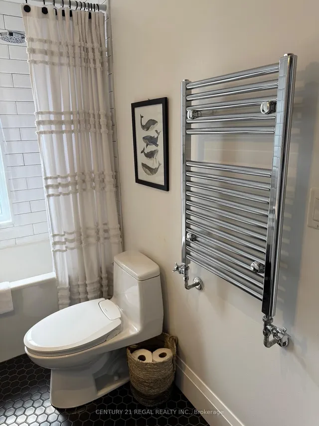 Additional image 9 of 93 Douglas Cres