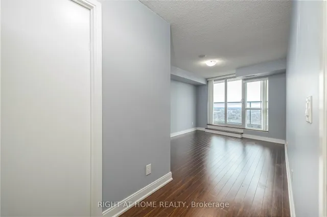 Additional image 23 of 125 Village Green Sq Unit 3703