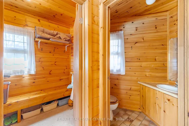 Additional image 47 of 42 Fernbrook Cres