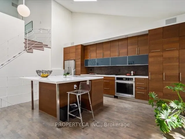 Additional image 8 of 670 Richmond St Unit 204