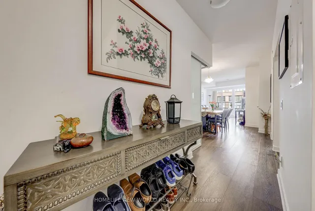 Additional image 10 of 543 Richmond St Unit 301