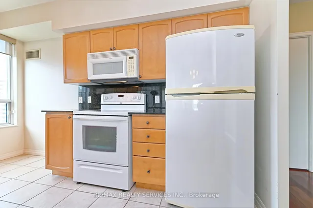 Additional image 14 of 38 Fontenay Crt Unit Suite 1309
