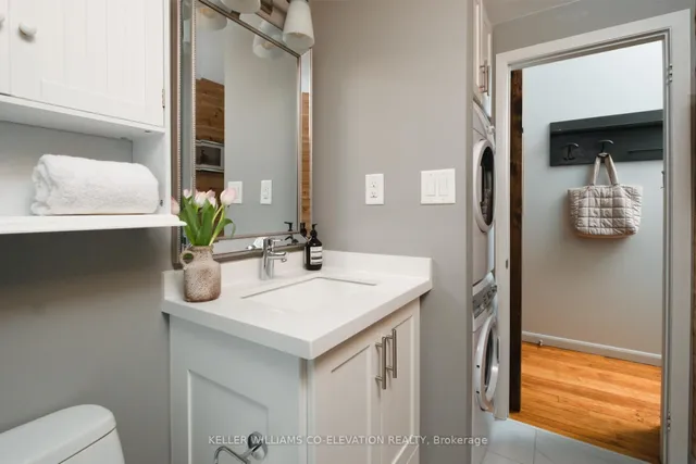 Additional image 22 of 670 Richmond St Unit 105