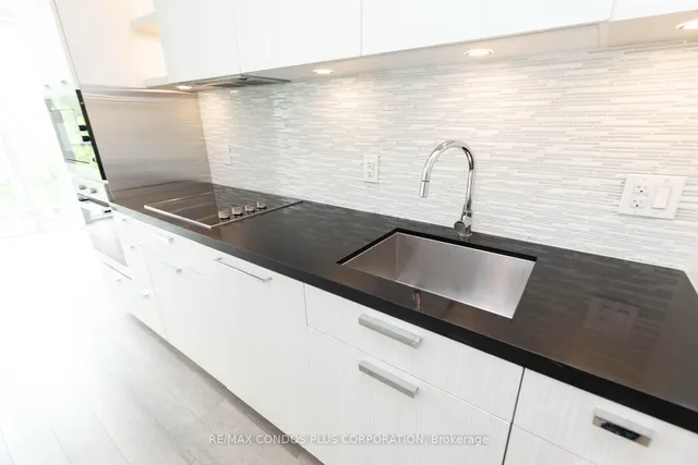 Additional image 8 of 32 Davenport Rd Unit 306