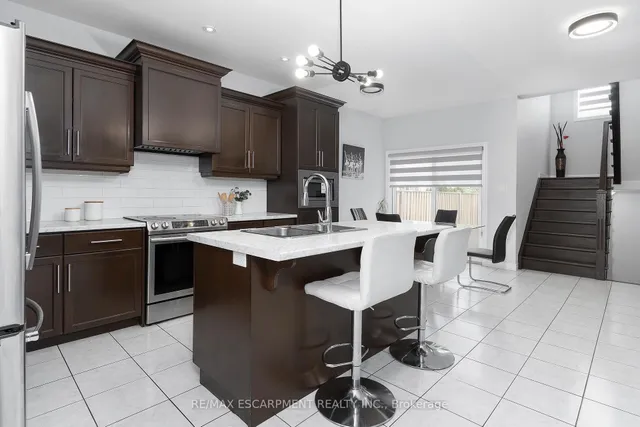 Additional image 5 of 24 Dunvegan Pl