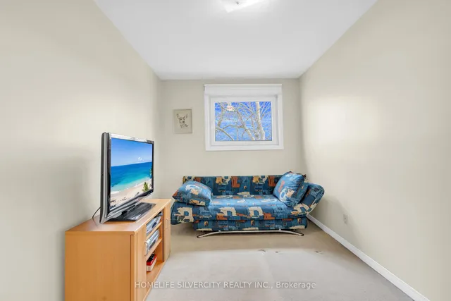 Additional image 23 of 140 Folkstone Cres