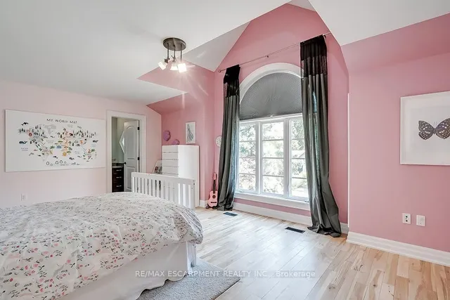 Additional image 34 of 246 Pomona Ave