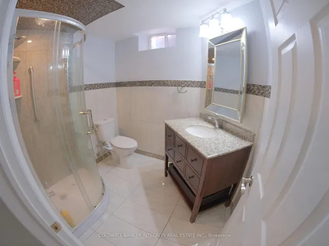 Additional image 23 of 2814 Guilford Cres