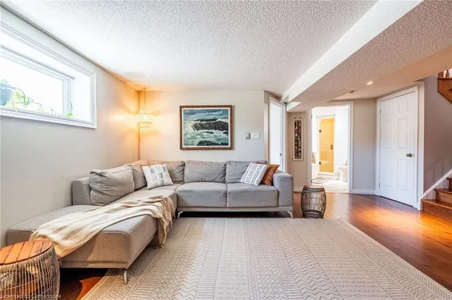 Additional image 13 of 31 Loneoak Cres