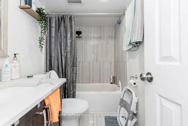 Additional image 27 of 120 Candy Cres