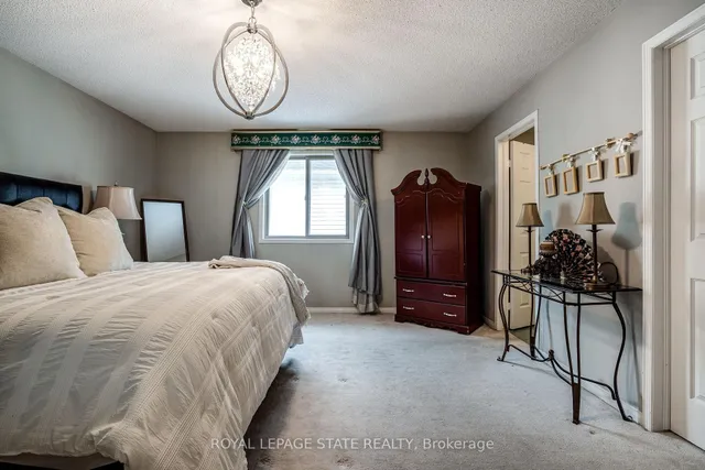 Additional image 25 of 19 Claudette Gate