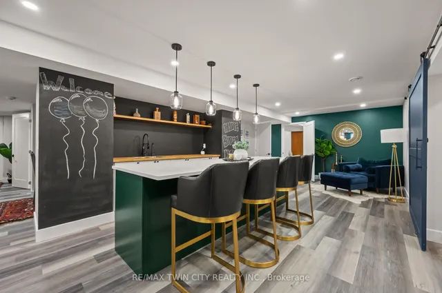 Additional image 35 of 533 Falconridge Cres