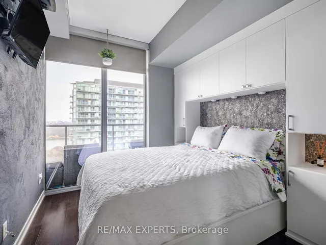 Additional image 8 of 105 The Queensway N/A Unit 2411
