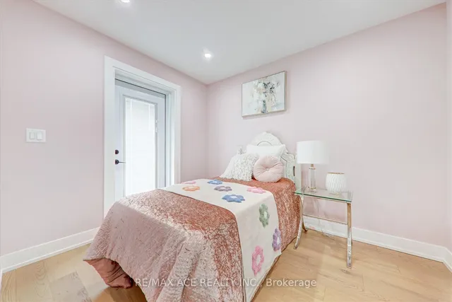 Additional image 19 of 35 Darlingside Dr