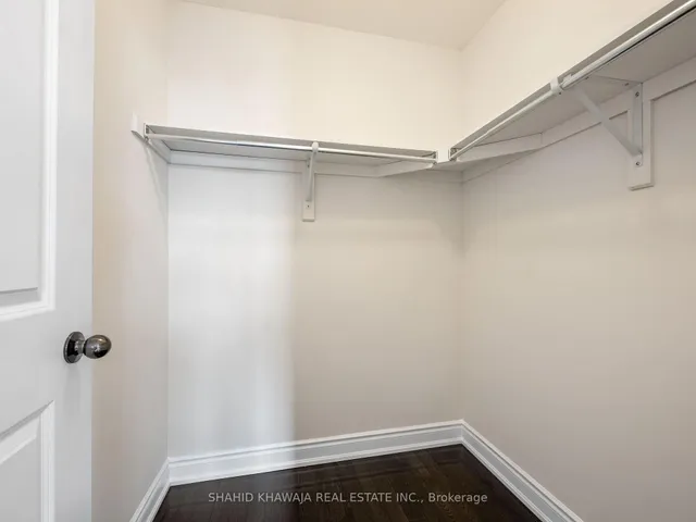 Additional image 32 of 27 Lampman Cres