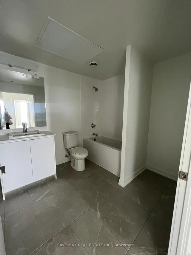 Additional image 9 of 55 Duke St Unit 2309
