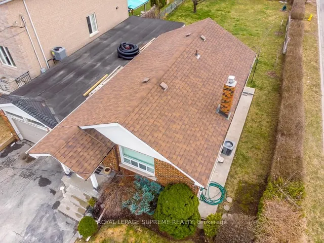 Additional image 18 of 109 Regina Ave