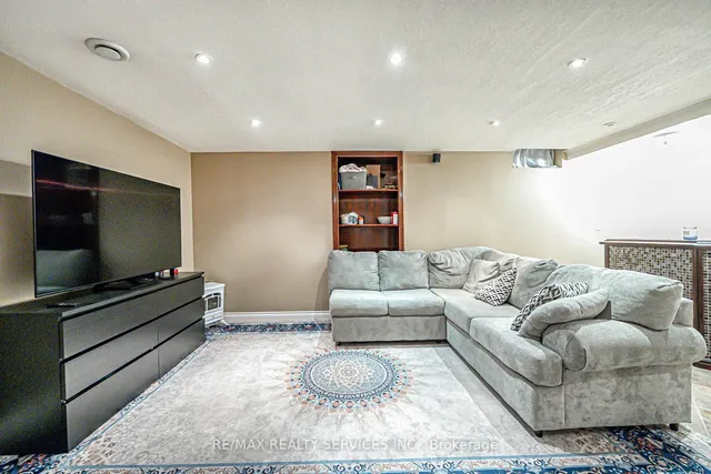 Additional image 24 of 172 Alderlea Ave