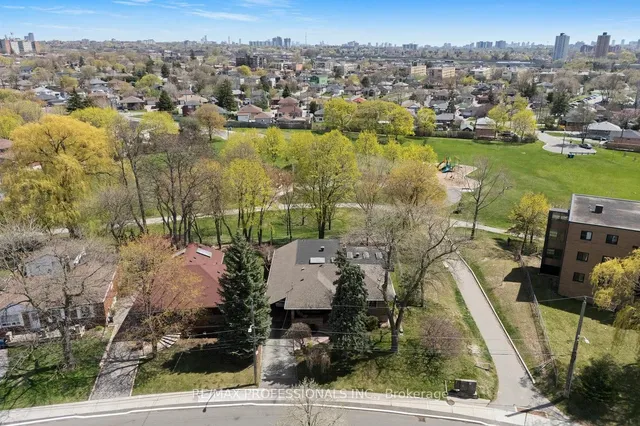 Additional image 44 of 33 Heathrow Dr