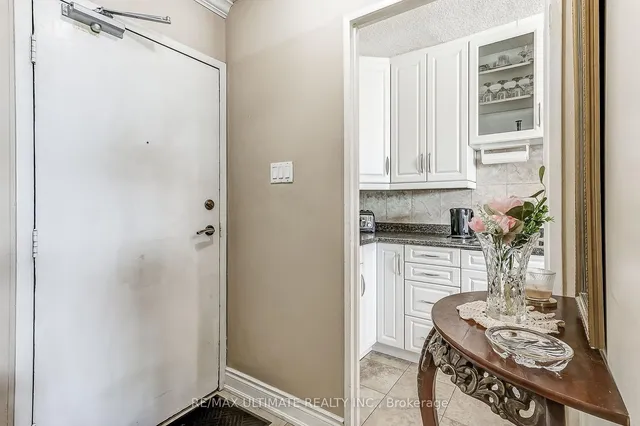 Additional image 22 of 541 Blackthorn Ave Unit 1005