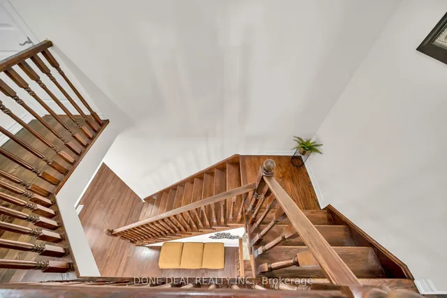 Additional image 18 of 10 Lola Cres