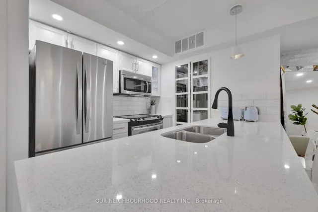 Additional image 14 of 93 The Queensway Ave Unit TH60