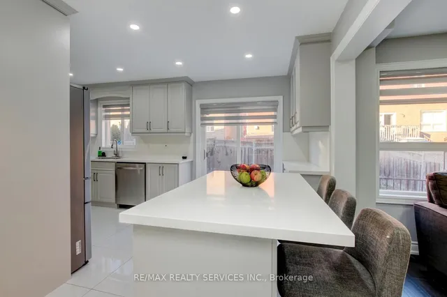 Additional image 11 of 44 Lormel Gate