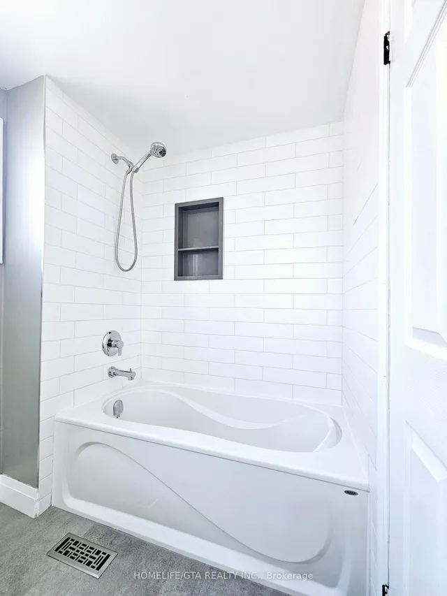 Additional image 37 of 43 Bradstone Sq