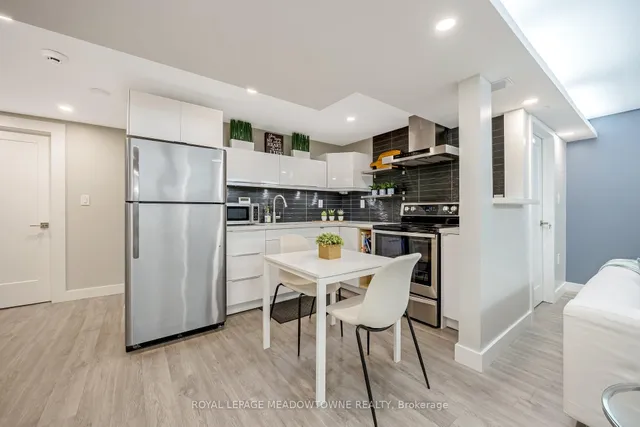 Additional image 38 of 428 Dymott Ave