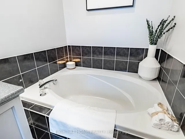 Additional image 22 of 11 Tiller Tr