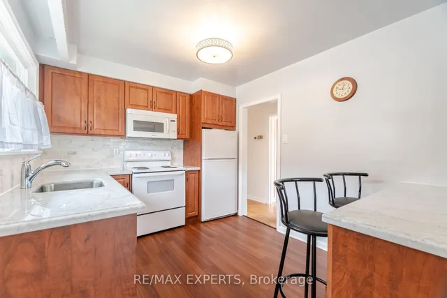 Additional image 12 of 61 Sharbot Ave