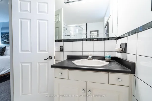 Additional image 31 of 27 Gladiola Dr