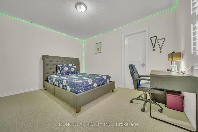 Additional image 25 of 10 Lola Cres