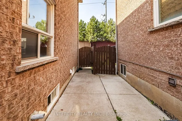 Additional image 36 of 54 Amethyst Circ