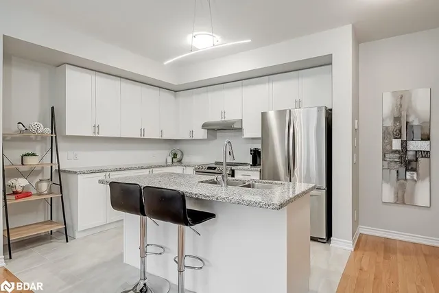 Additional image 15 of 3048 Silvertip Common Common