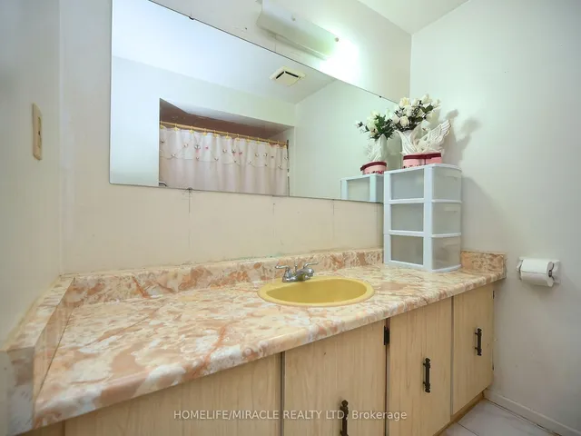 Additional image 23 of 120 Collins Cres Unit 119