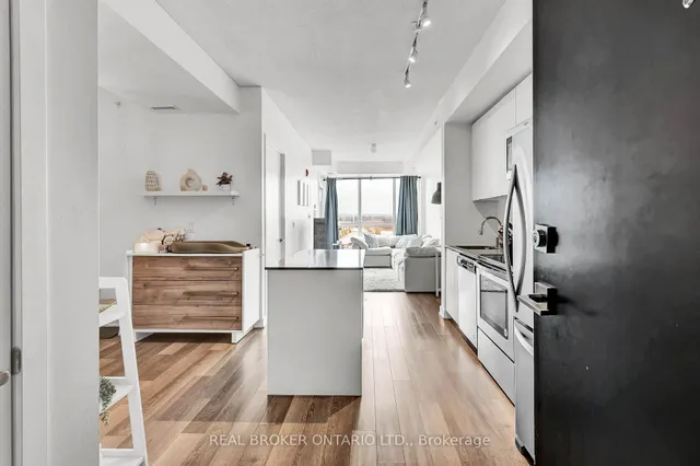 Additional image 17 of 5240 Dundas St Unit 607