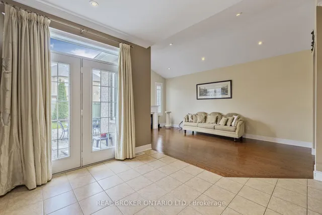 Additional image 18 of 28 Hampton Springs Dr