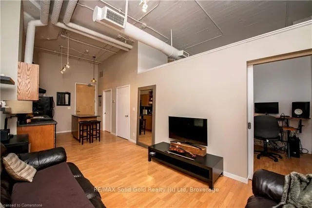 Additional image 10 of 410 King St Unit 124