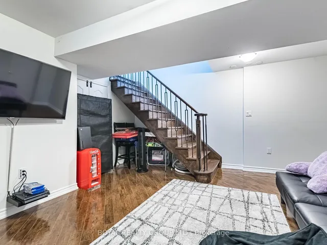 Additional image 40 of 13 Crevice Gate