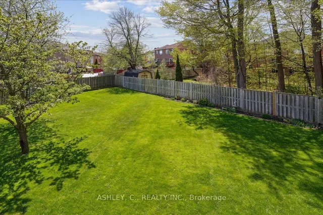 Additional image 3 of 711 Esprit Cres