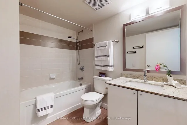 Additional image 12 of 33 Bay St Unit 813