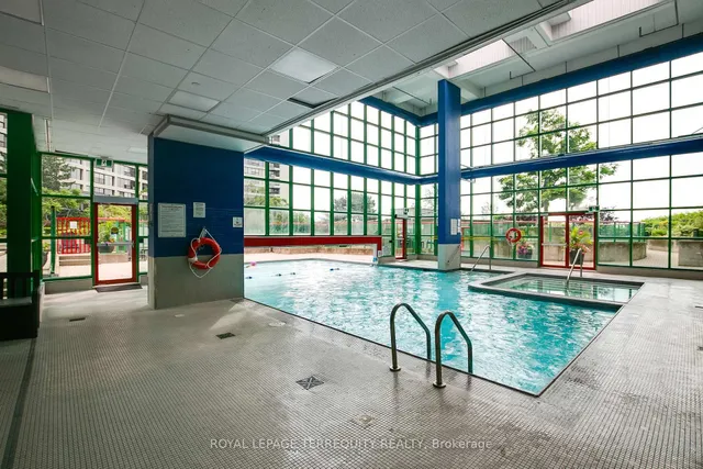 Additional image 37 of 77 Harbour Sq Unit 2707