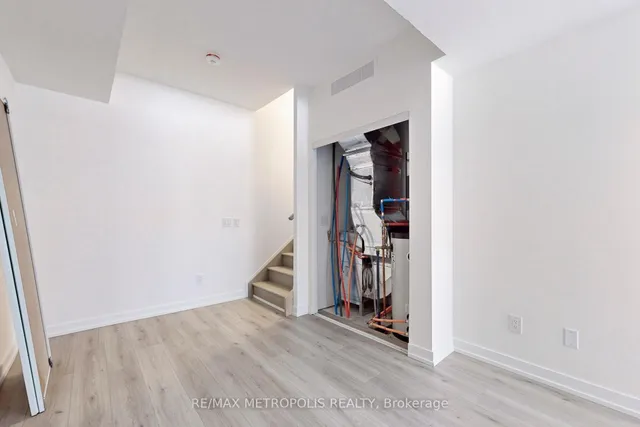 Additional image 16 of 871 Sheppard Ave Unit 42