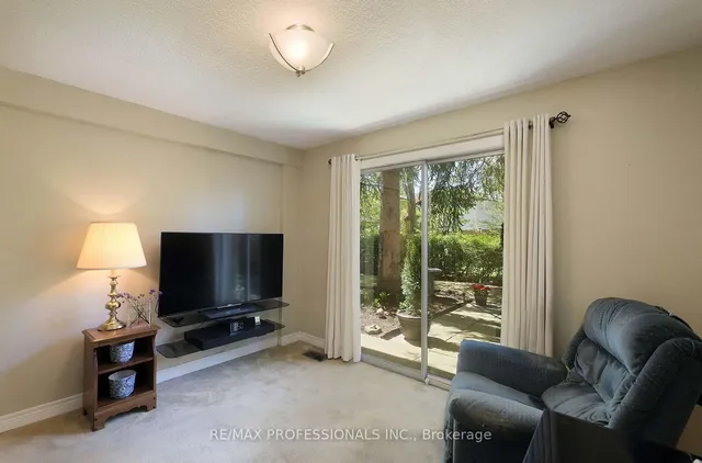 Additional image 23 of 36 Boxwood Rd